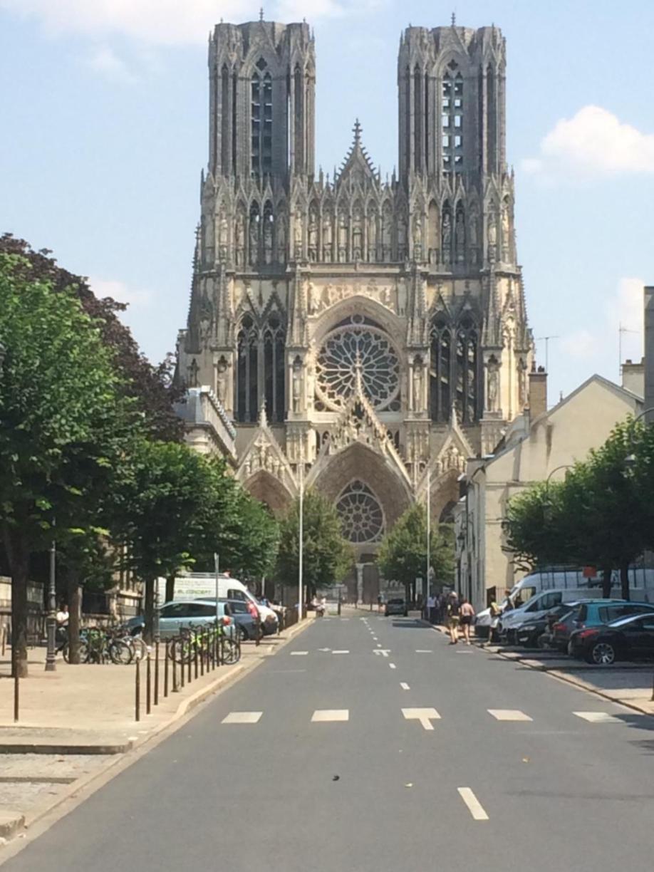 Le Cosy Marnais, Centre Ville, Vue Cathedrale Reims Exterior foto